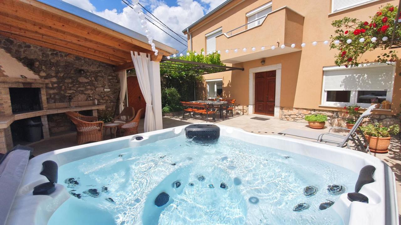 Barac Rural Holiday Home Grižane Esterno foto