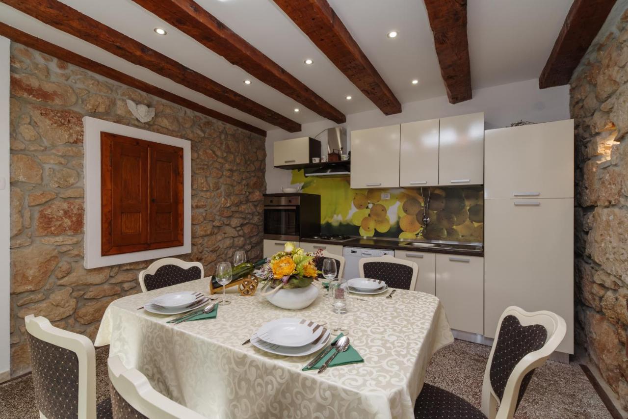 Barac Rural Holiday Home Grižane Esterno foto