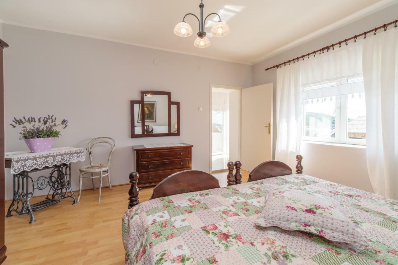 Barac Rural Holiday Home Grižane Esterno foto